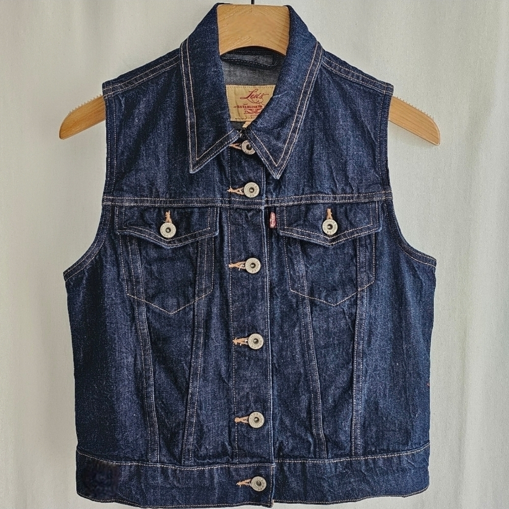 Levi's Premium Point Collar Sleeveless Denim Vest - Picture 14 of 16